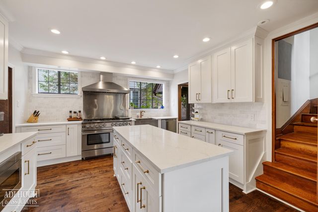 1006 Kensington Avenue, Grosse Pointe Park, MI 48230