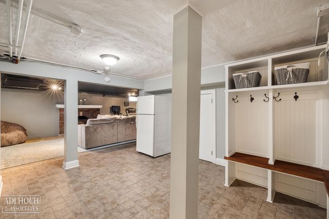 1006 Kensington Avenue, Grosse Pointe Park, MI 48230