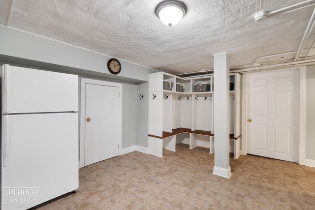 1006 Kensington Avenue, Grosse Pointe Park, MI 48230