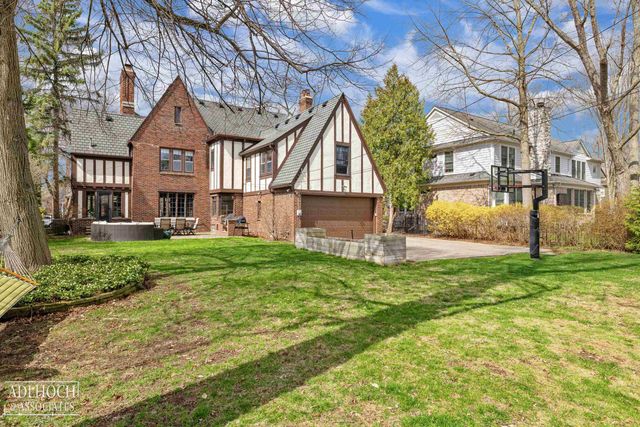 1006 Kensington Avenue, Grosse Pointe Park, MI 48230