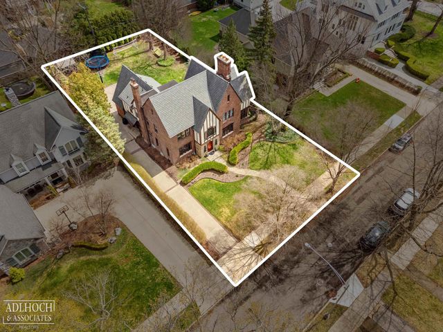 1006 Kensington Avenue, Grosse Pointe Park, MI 48230