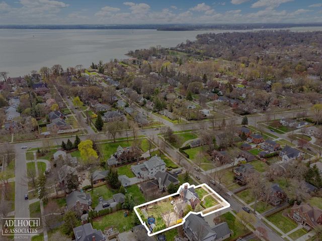 1006 Kensington Avenue, Grosse Pointe Park, MI 48230