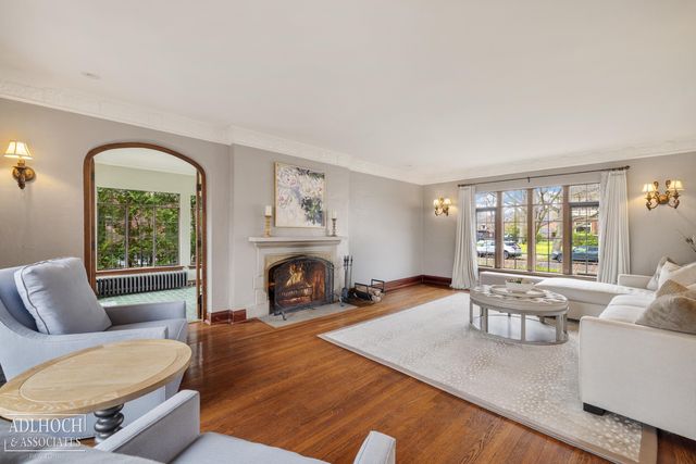 1006 Kensington Avenue, Grosse Pointe Park, MI 48230