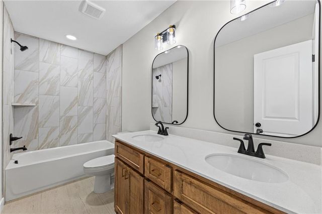 20755 Emerald Street, Spring Hill, KS 66083
