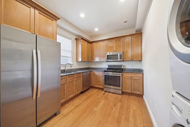 50 Carleton St 50., Newton, MA 02458