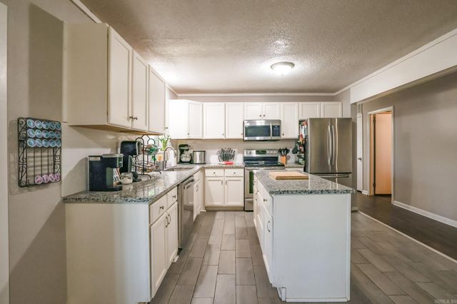14028 Sardis Rd, Shannon Hills, AR 72103