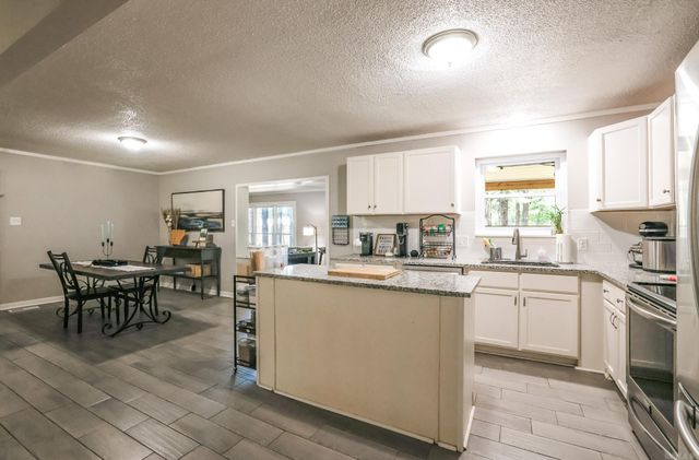 14028 Sardis Rd, Shannon Hills, AR 72103