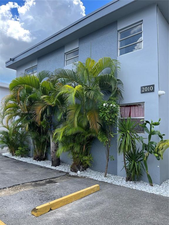 2010 SW 6th Street 4, Miami, FL 33135