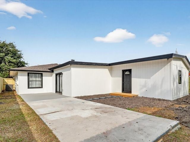 5606 Palo Blanco St, Corpus Christi, TX 78417