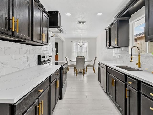 5606 Palo Blanco St, Corpus Christi, TX 78417