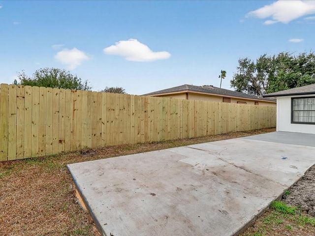 5606 Palo Blanco St, Corpus Christi, TX 78417