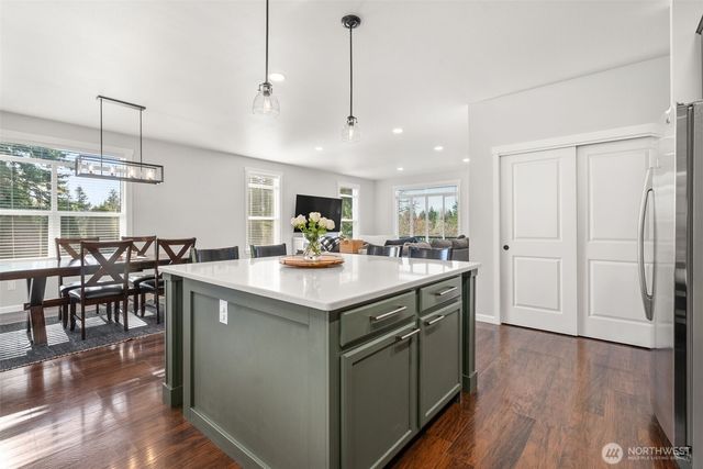 9912 138th Avenue SE, Rainier, WA 98576