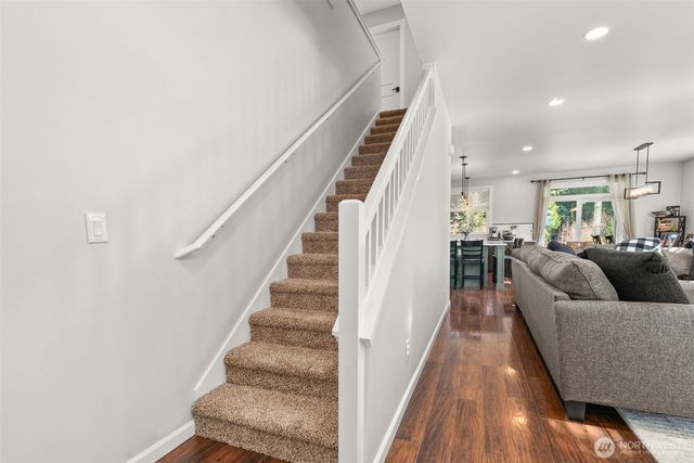 9912 138th Avenue SE, Rainier, WA 98576