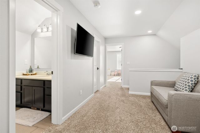 9912 138th Avenue SE, Rainier, WA 98576