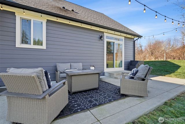 9912 138th Avenue SE, Rainier, WA 98576