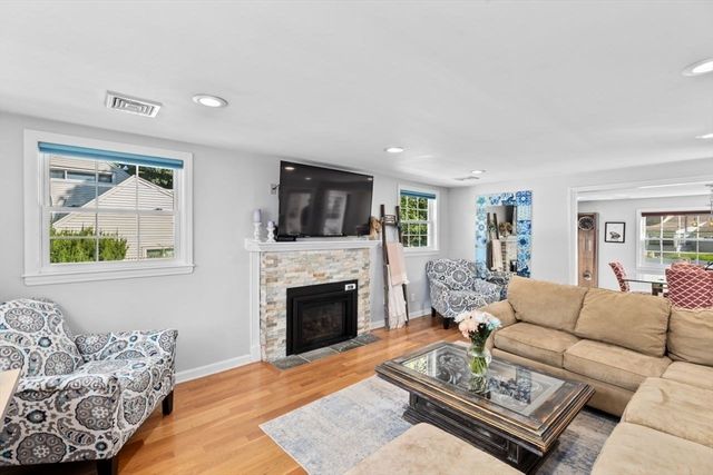 129 Chief Justice Cushing Hwy, Hingham, MA 02043