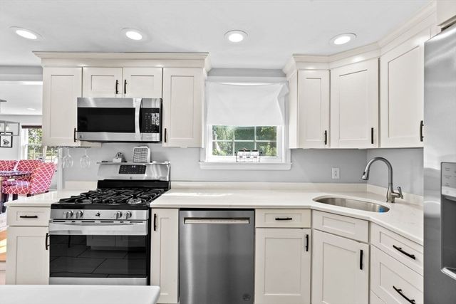 129 Chief Justice Cushing Hwy, Hingham, MA 02043