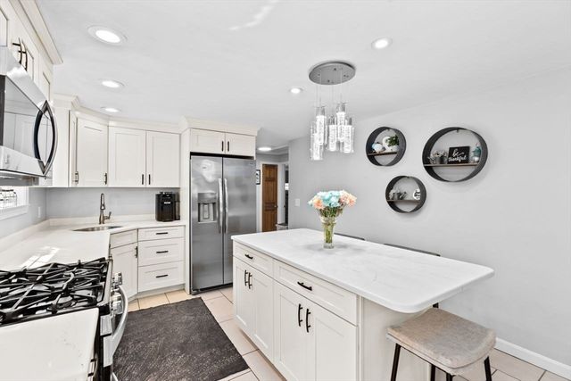 129 Chief Justice Cushing Hwy, Hingham, MA 02043