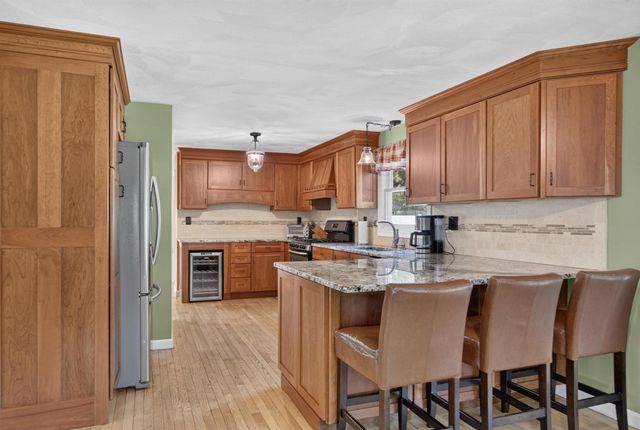 6 Paddock Lane, Dracut, MA 01826