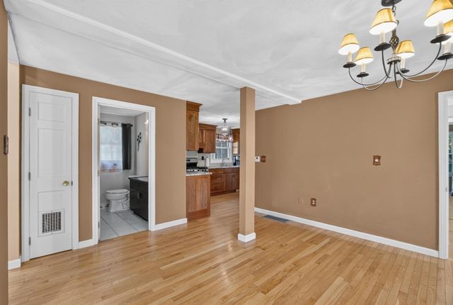6 Paddock Lane, Dracut, MA 01826