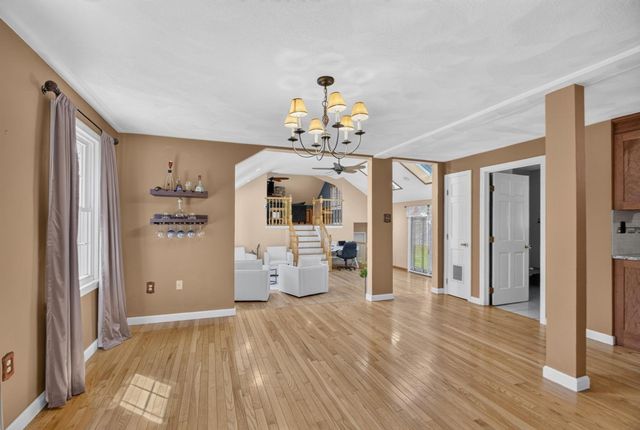 6 Paddock Lane, Dracut, MA 01826