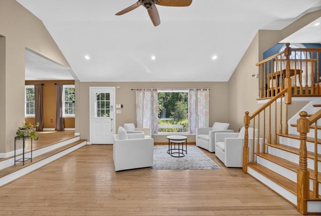 6 Paddock Lane, Dracut, MA 01826