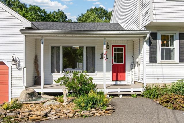 6 Paddock Lane, Dracut, MA 01826