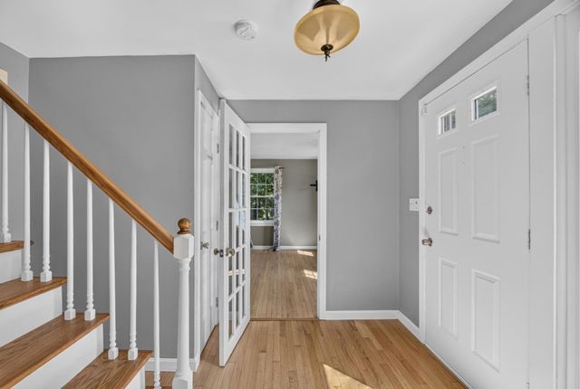 6 Paddock Lane, Dracut, MA 01826