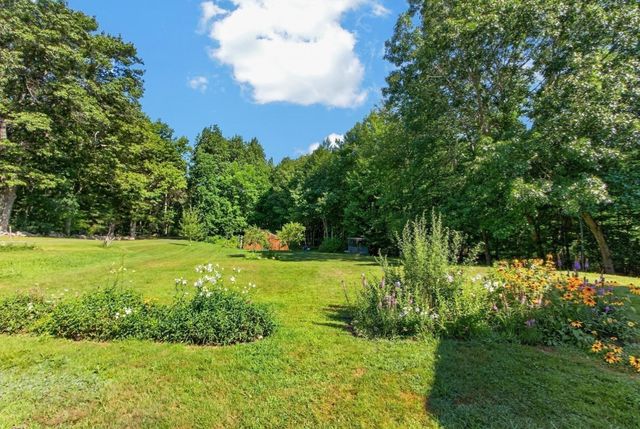 6 Paddock Lane, Dracut, MA 01826