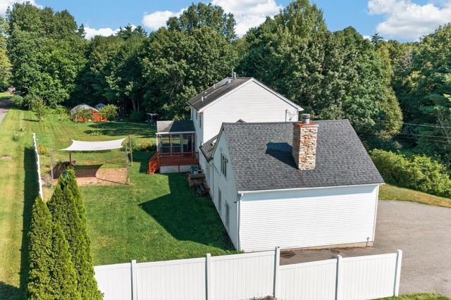 6 Paddock Lane, Dracut, MA 01826