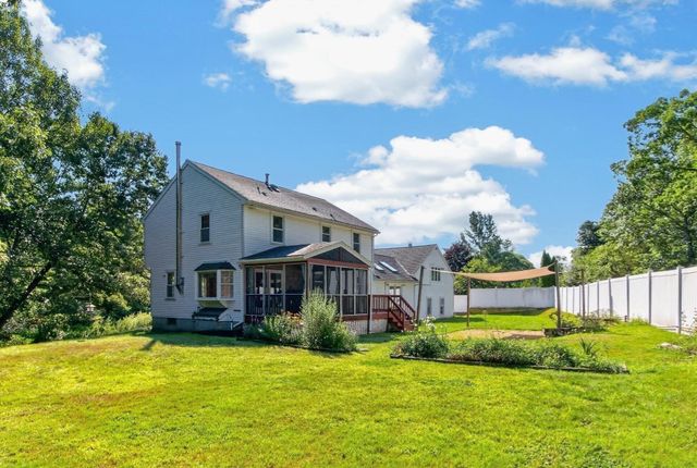 6 Paddock Lane, Dracut, MA 01826