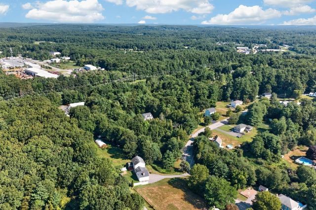 6 Paddock Lane, Dracut, MA 01826