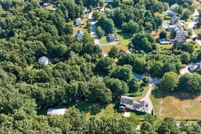 6 Paddock Lane, Dracut, MA 01826