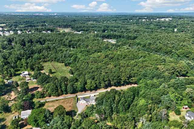 6 Paddock Lane, Dracut, MA 01826