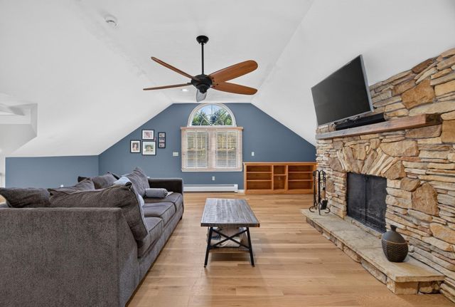 6 Paddock Lane, Dracut, MA 01826