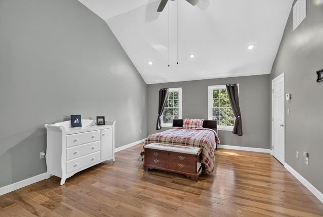 6 Paddock Lane, Dracut, MA 01826