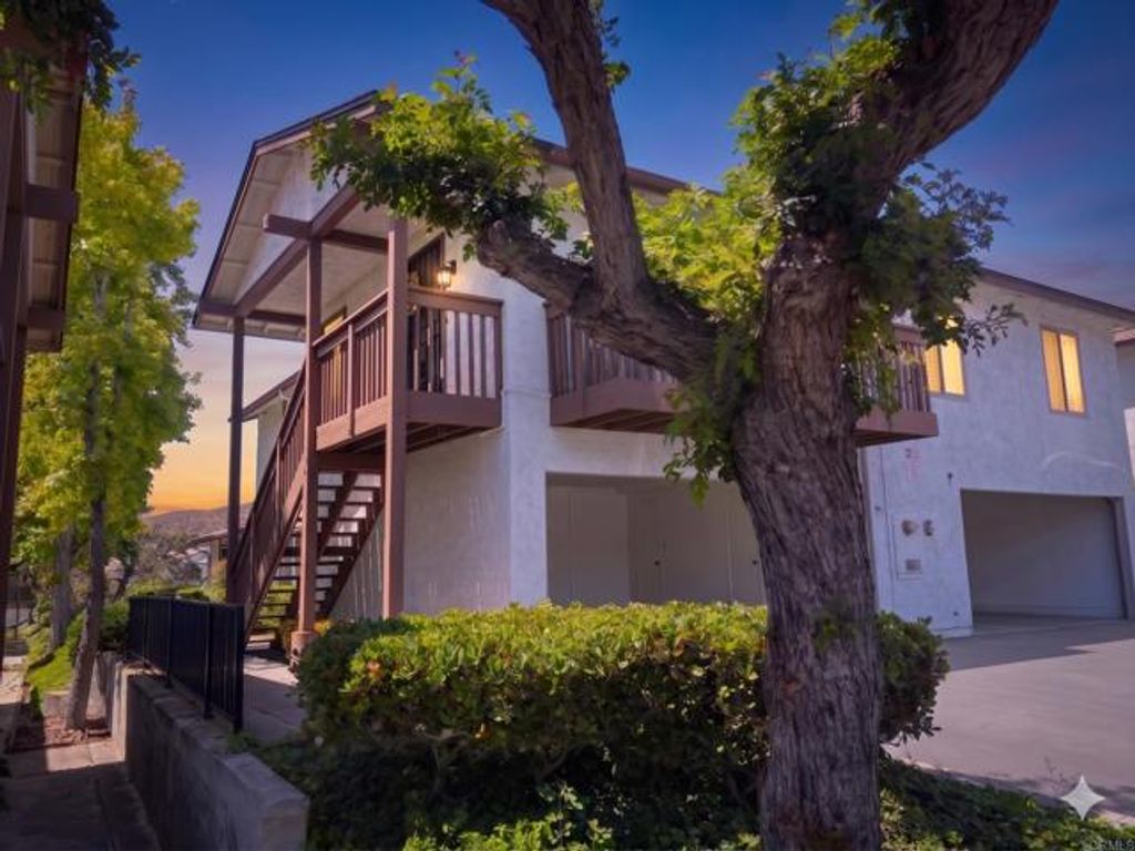 6470 Bell Bluff Ave, San Diego, CA 92119