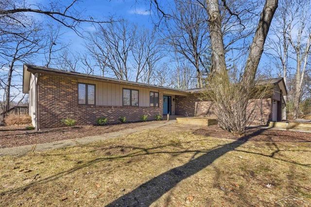 892 S Crooked Tree Lane, Midland, MI 48640