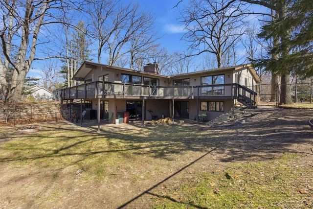 892 S Crooked Tree Lane, Midland, MI 48640