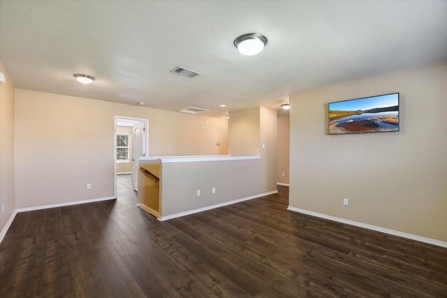 526 W Metcalfe ST, Hutto, TX 78634