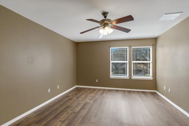 526 W Metcalfe ST, Hutto, TX 78634