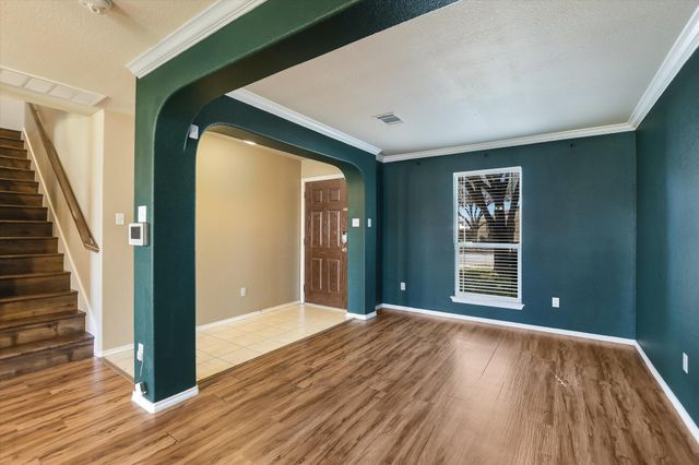 526 W Metcalfe ST, Hutto, TX 78634