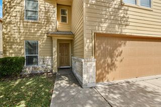 526 W Metcalfe ST, Hutto, TX 78634