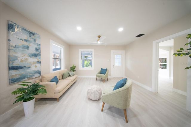 922 E IDA STREET, Tampa, FL 33603