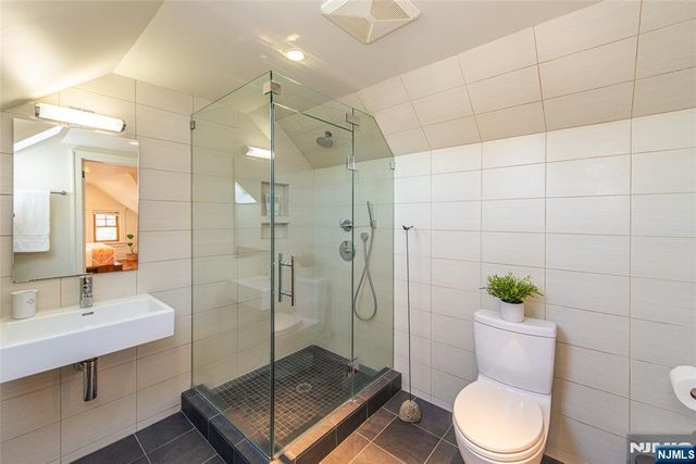 229 Watchung Avenue, Montclair, NJ 07043