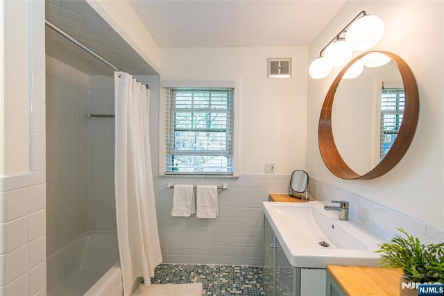 229 Watchung Avenue, Montclair, NJ 07043