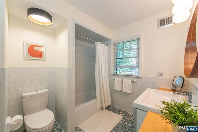 229 Watchung Avenue, Montclair, NJ 07043