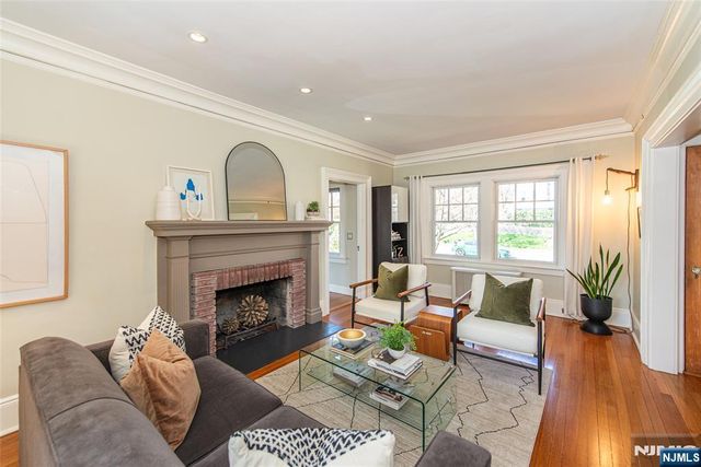 229 Watchung Avenue, Montclair, NJ 07043