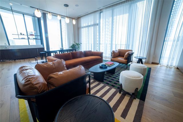 11 NE 6TH 1908, Miami, FL 33132