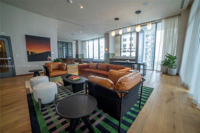 11 NE 6TH 1908, Miami, FL 33132